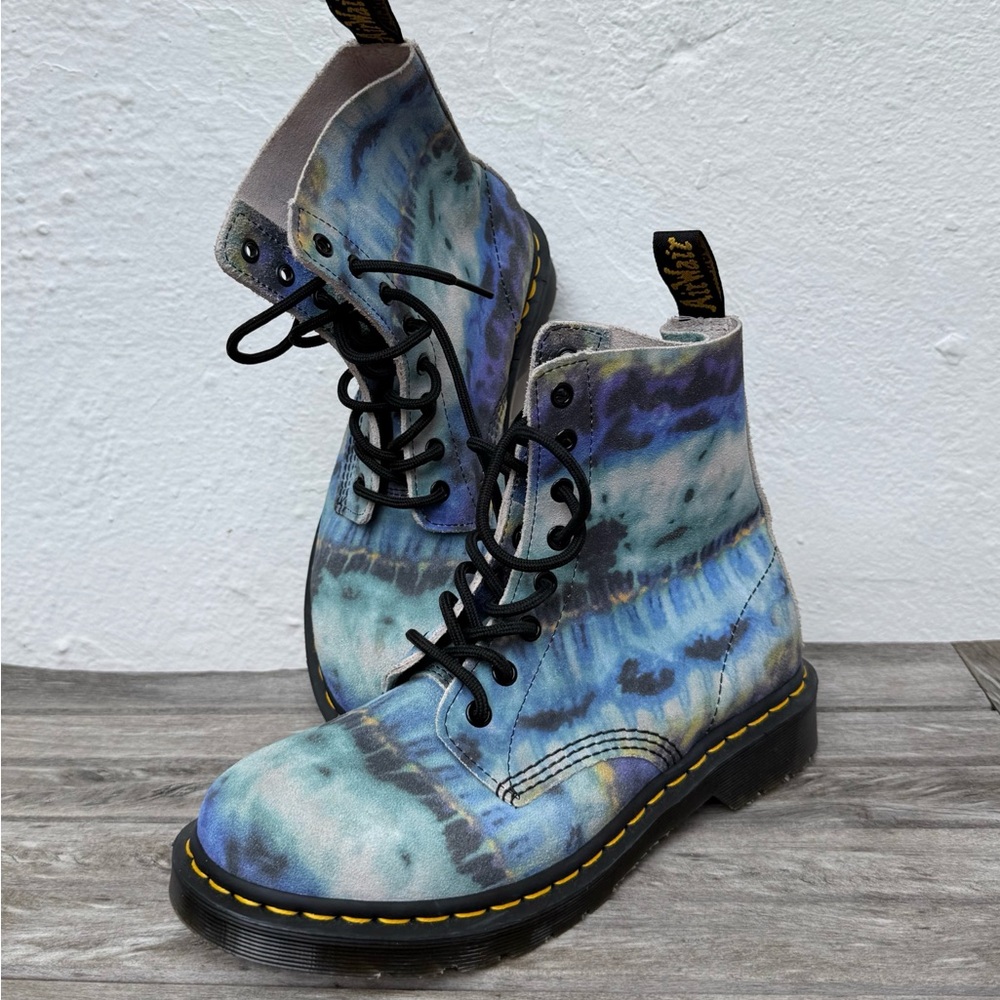 Dr. Martens size 10 1460 Pascal Tie Dye Blue Pattern Boot! - Picture 5 of 9